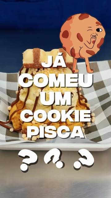 Cookie recheado com sorvete, chocolate e bombons